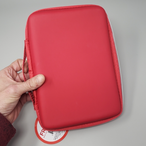 Johnson & Johnson First-Aid Zipper Case - Picture 5 of 12